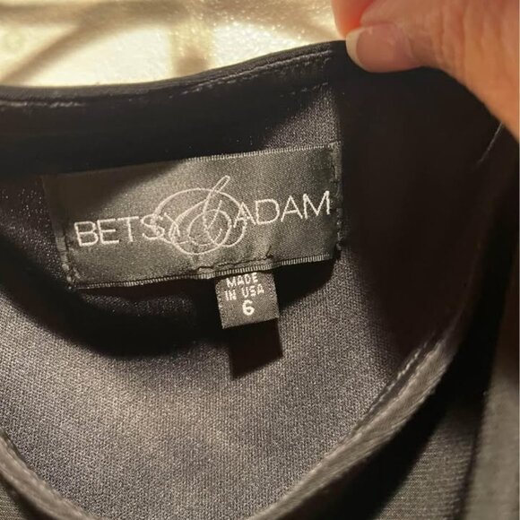 Formal bat wing dress with rhinestone accents. Sz 6 - Picture 6 of 6